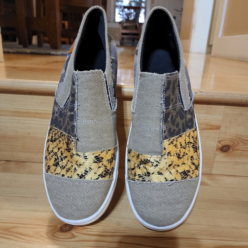 Rosy Women's Khaki Patchwork Leopard Sneakers - Picture 7 of 8